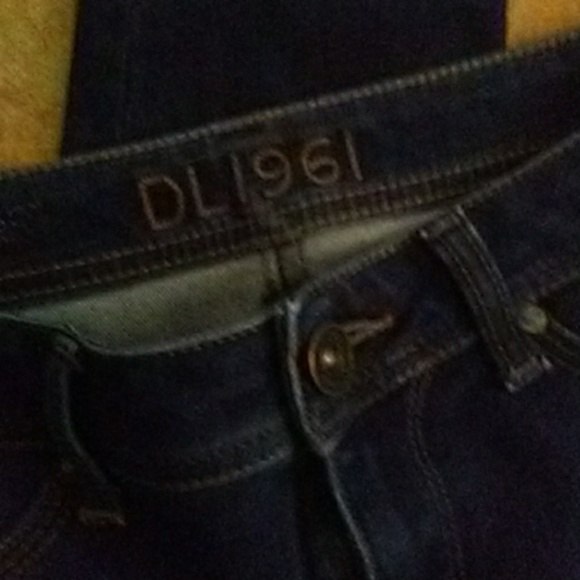 DL1961 SZ 27 EUC JEANS - Picture 2 of 3